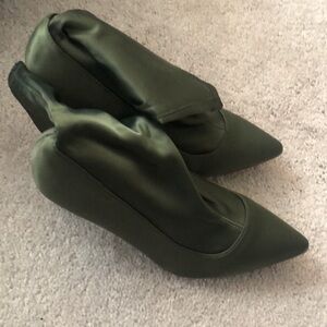 Khaki heel in wide fit